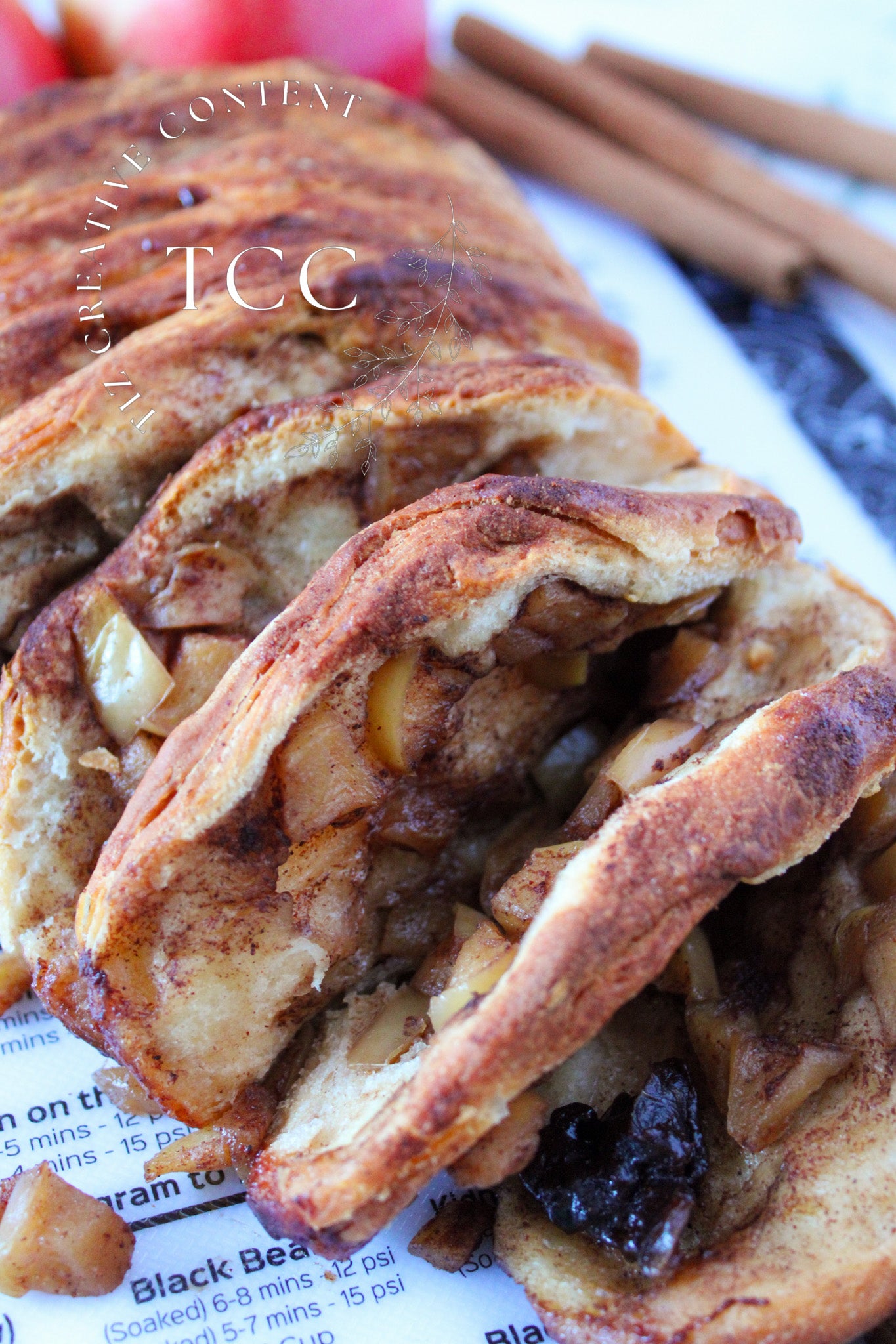 Apple Cinnamon Pull Apart Bread Recipe (Set 5)