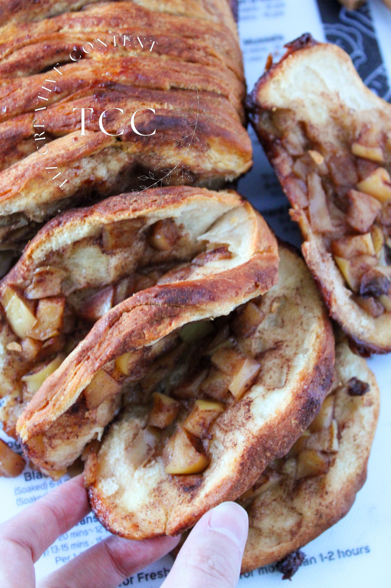 Apple Cinnamon Pull Apart Bread Recipe (Set 5)