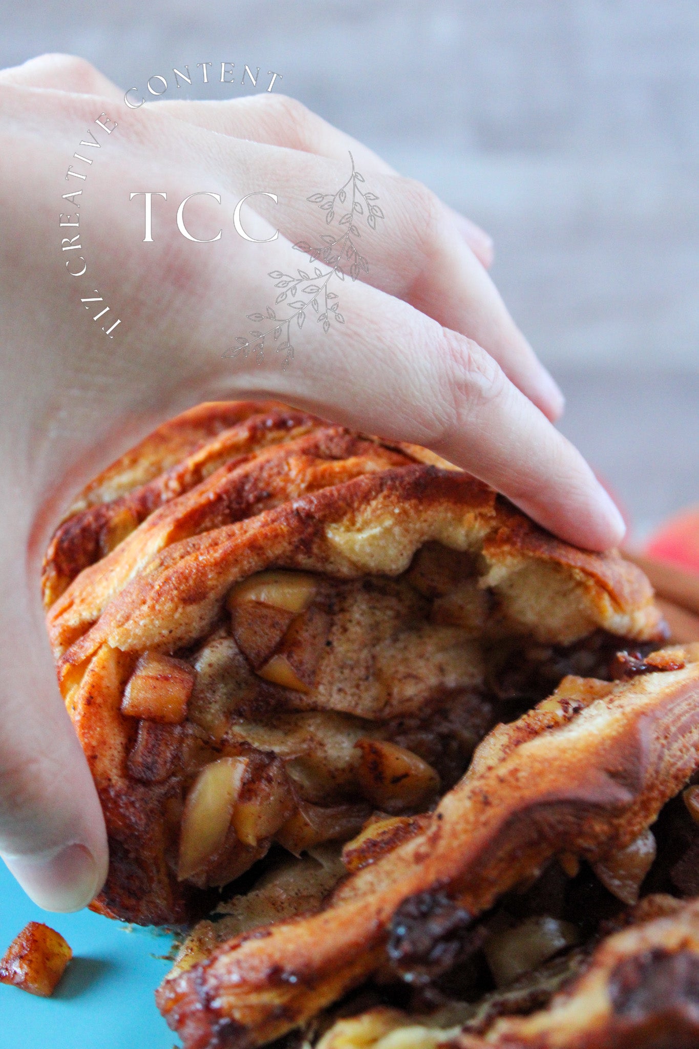 Apple Cinnamon Pull Apart Bread Recipe (Set 4)